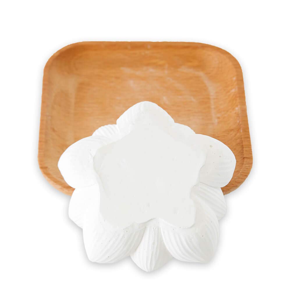 Passive Lotus Flower Aromatherapy Diffuser and Essential Oil Diffuser